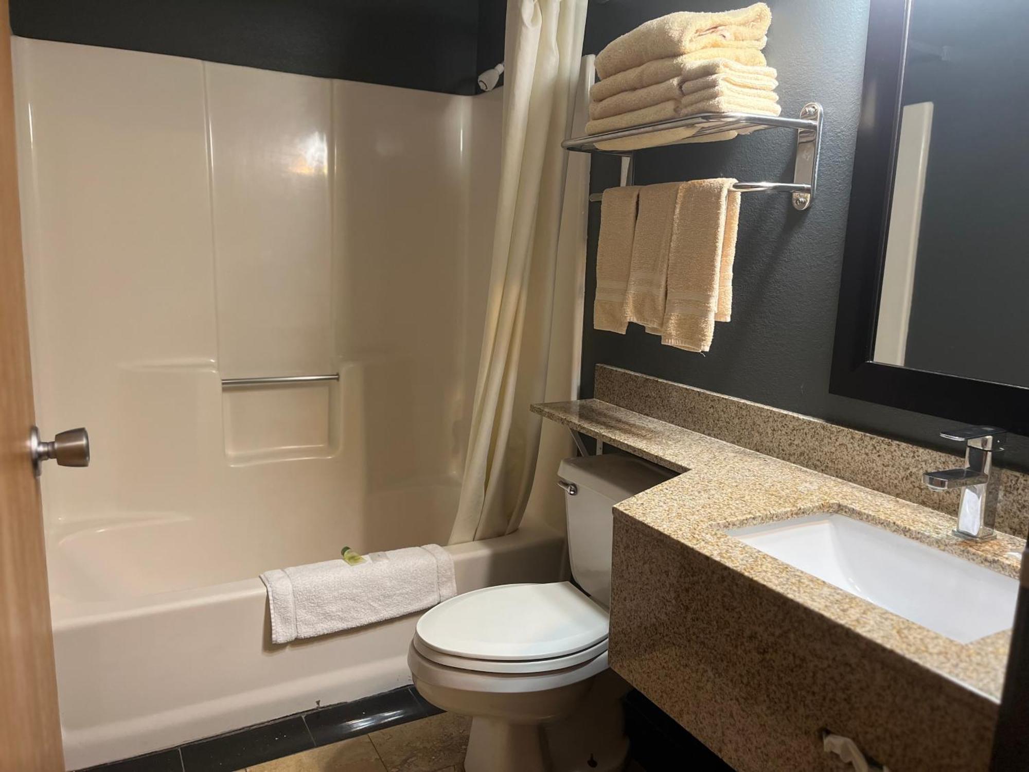 Regency Inn & Suites Anoka Экстерьер фото