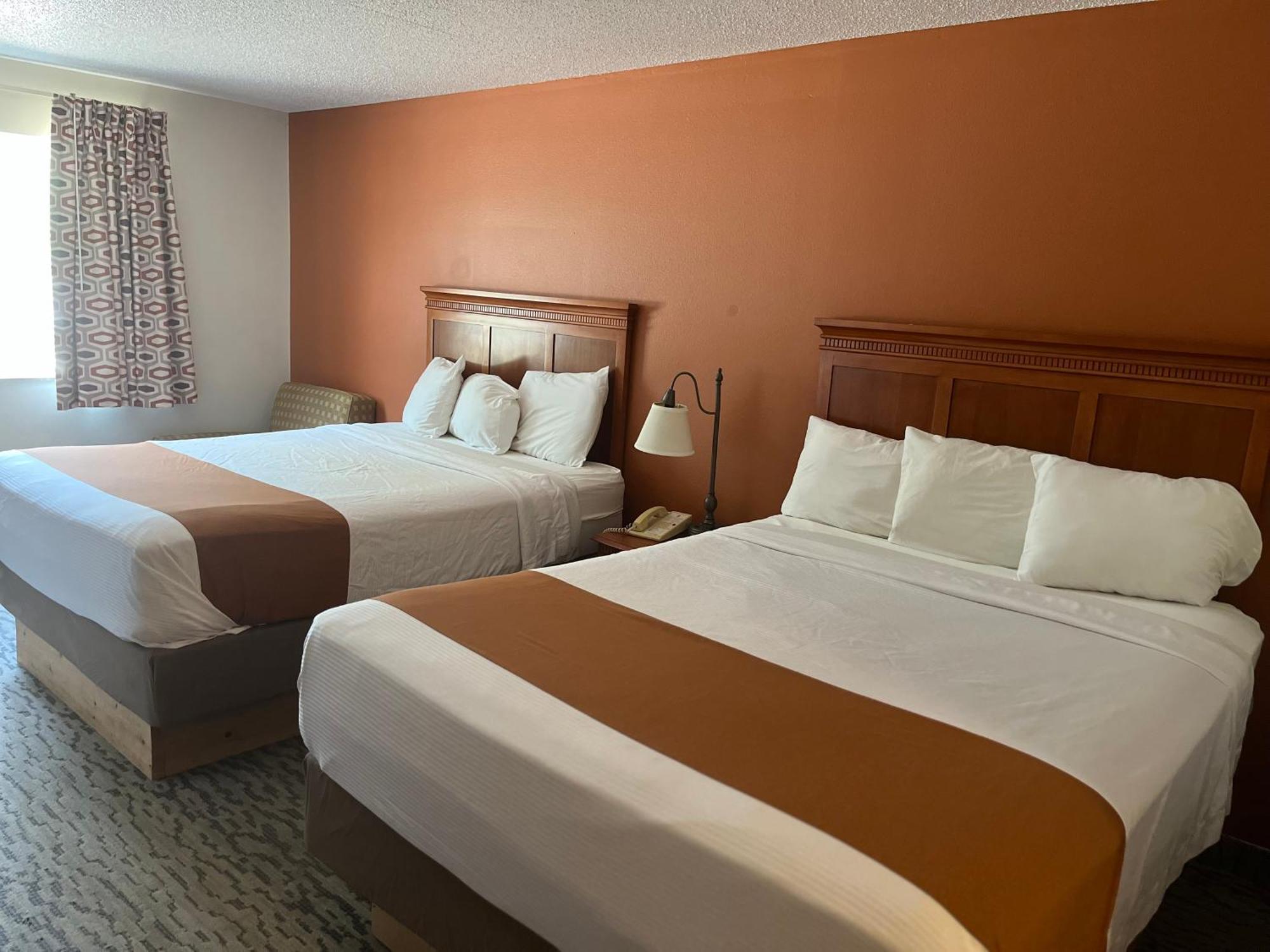 Regency Inn & Suites Anoka Экстерьер фото